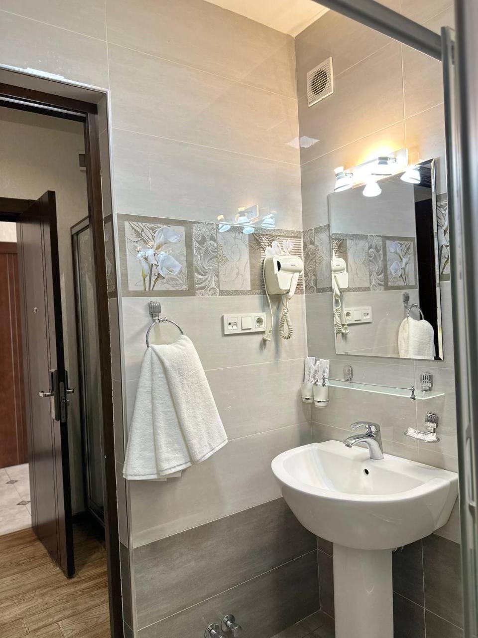Sato Hotel Ташкент Екстер'єр фото